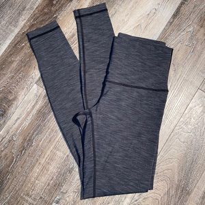 Lululemon athletica charcoal grey leggings size 3 CA 35801, inside pocket